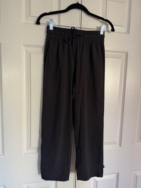 Lululemon Black Lightweight Travel Pants Size 4